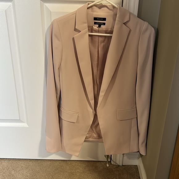 light pink blazer from Rw&co - Picture 2 of 4